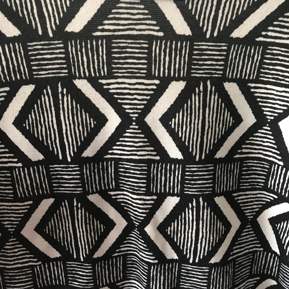 Half sleeve fitted dress. Size Medium - Picture 2 of 4